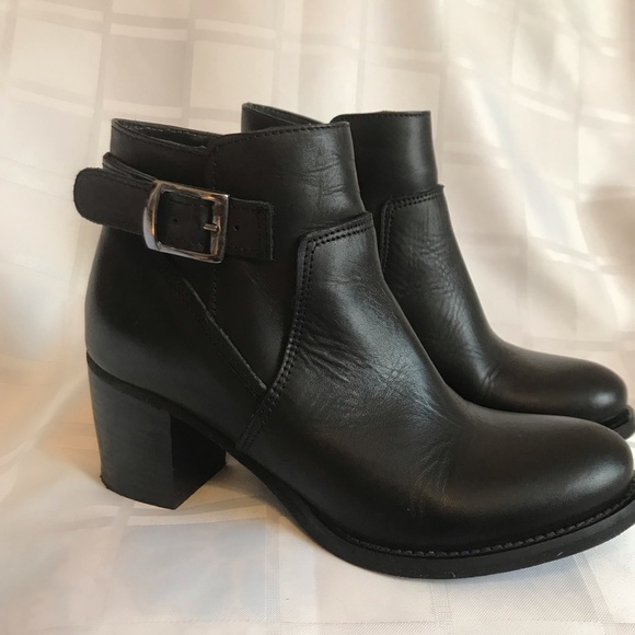 Deky Leather ankle boots made in Italy. - Picture 4 of 11